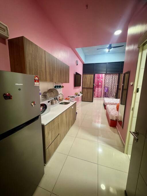 Hello Kitty Homestay - Cameron Highlands - Spacious Studio - Perfect For Families - Sleeps 4 And Baby Tanah Rata Exterior photo