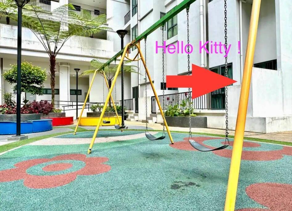 Hello Kitty Homestay - Cameron Highlands - Spacious Studio - Perfect For Families - Sleeps 4 And Baby Tanah Rata Exterior photo
