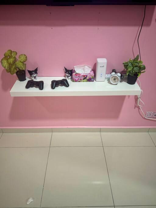 Hello Kitty Homestay - Cameron Highlands - Spacious Studio - Perfect For Families - Sleeps 4 And Baby Tanah Rata Exterior photo